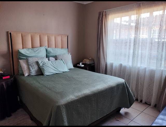 2 BEDROOM FREEHOLD FOR SALE IN WITBANK EXT 10